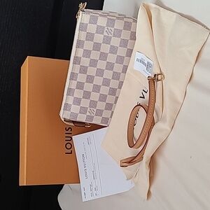 LV pochette accessories nm Azur